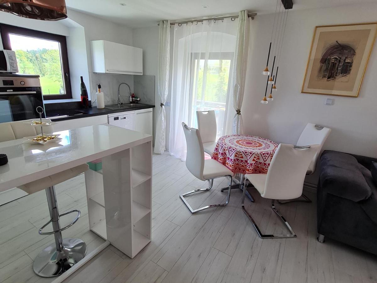 Ferien- Und Businesswohnung Relax Im Ersten Stock Sonnen Buitenkant foto