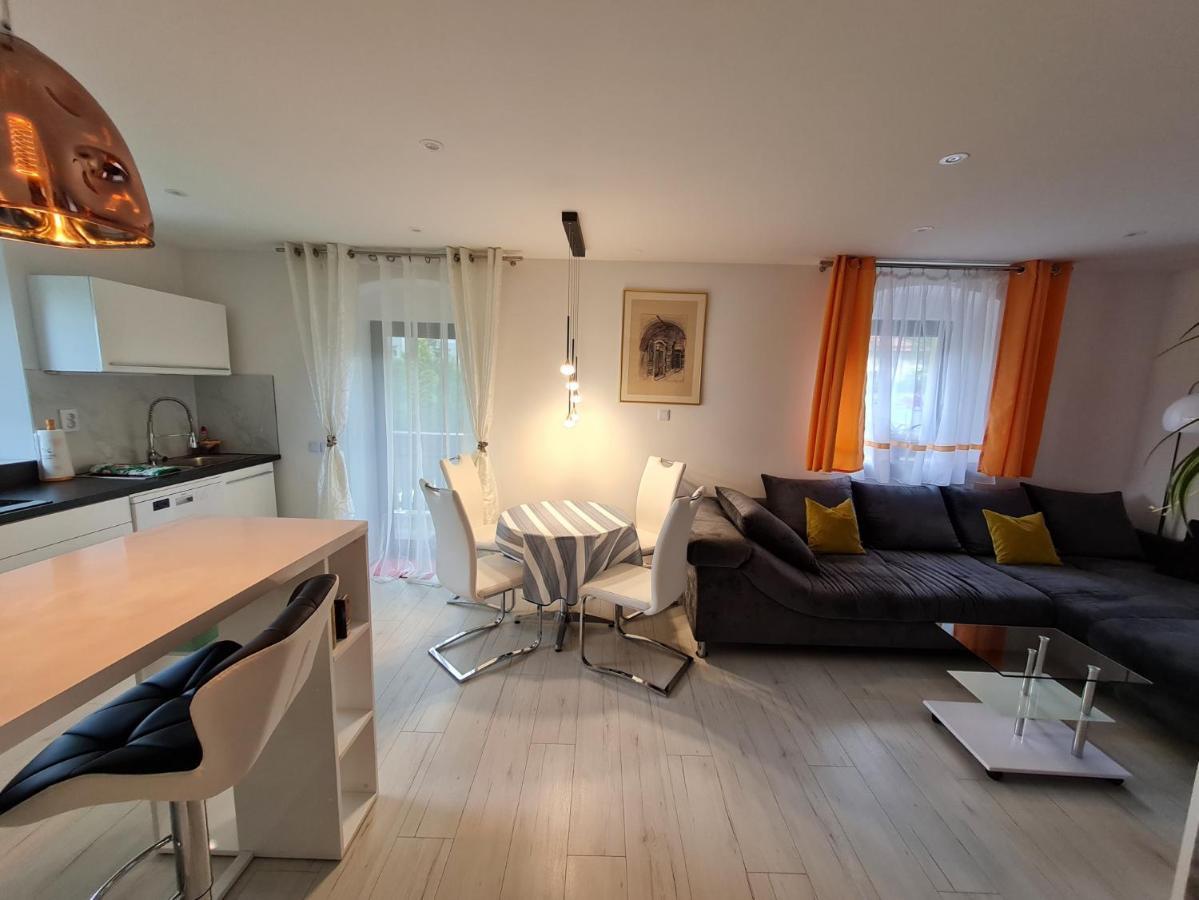 Ferien- Und Businesswohnung Relax Im Ersten Stock Sonnen Buitenkant foto