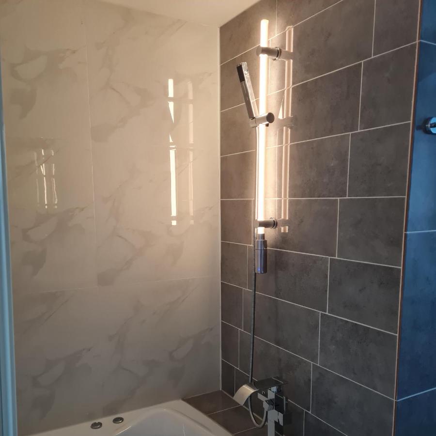 Ferien- Und Businesswohnung Relax Im Ersten Stock Sonnen Buitenkant foto