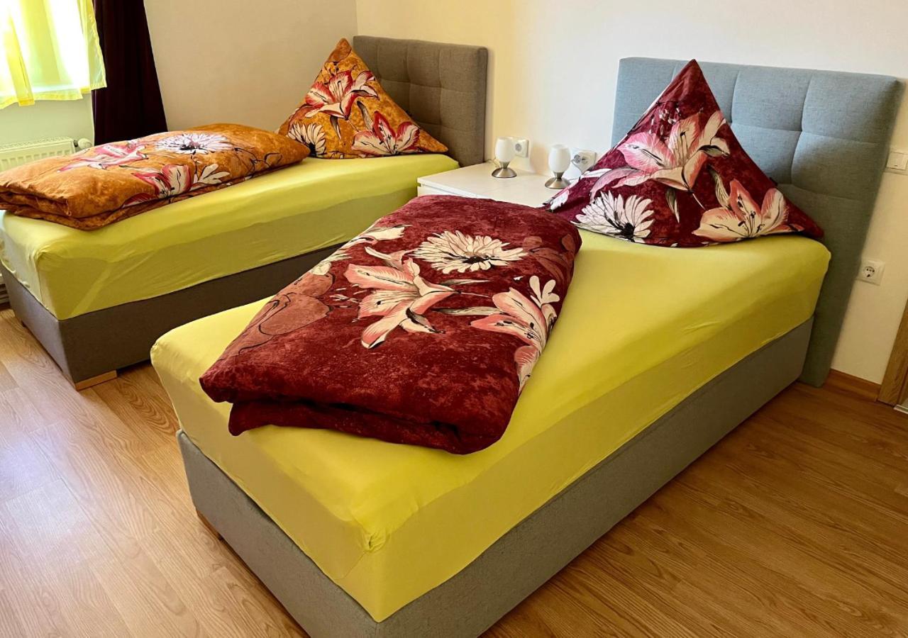 Ferien- Und Businesswohnung Relax Im Ersten Stock Sonnen Buitenkant foto
