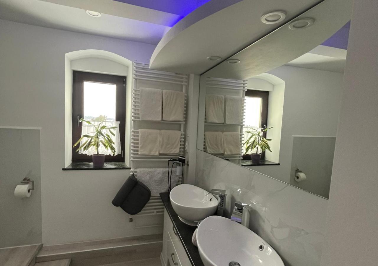 Ferien- Und Businesswohnung Relax Im Ersten Stock Sonnen Buitenkant foto